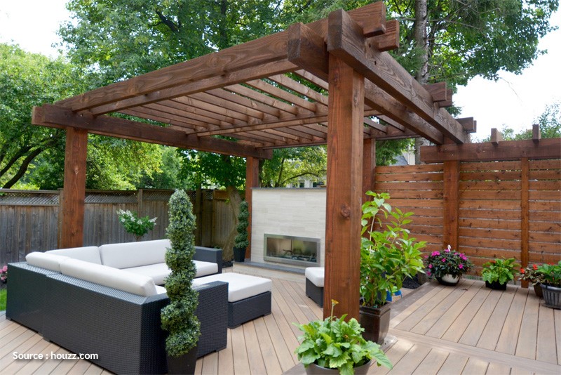 Get To Know The Wooden Pergola, An Elegant, Functional Home Exterior Accessory